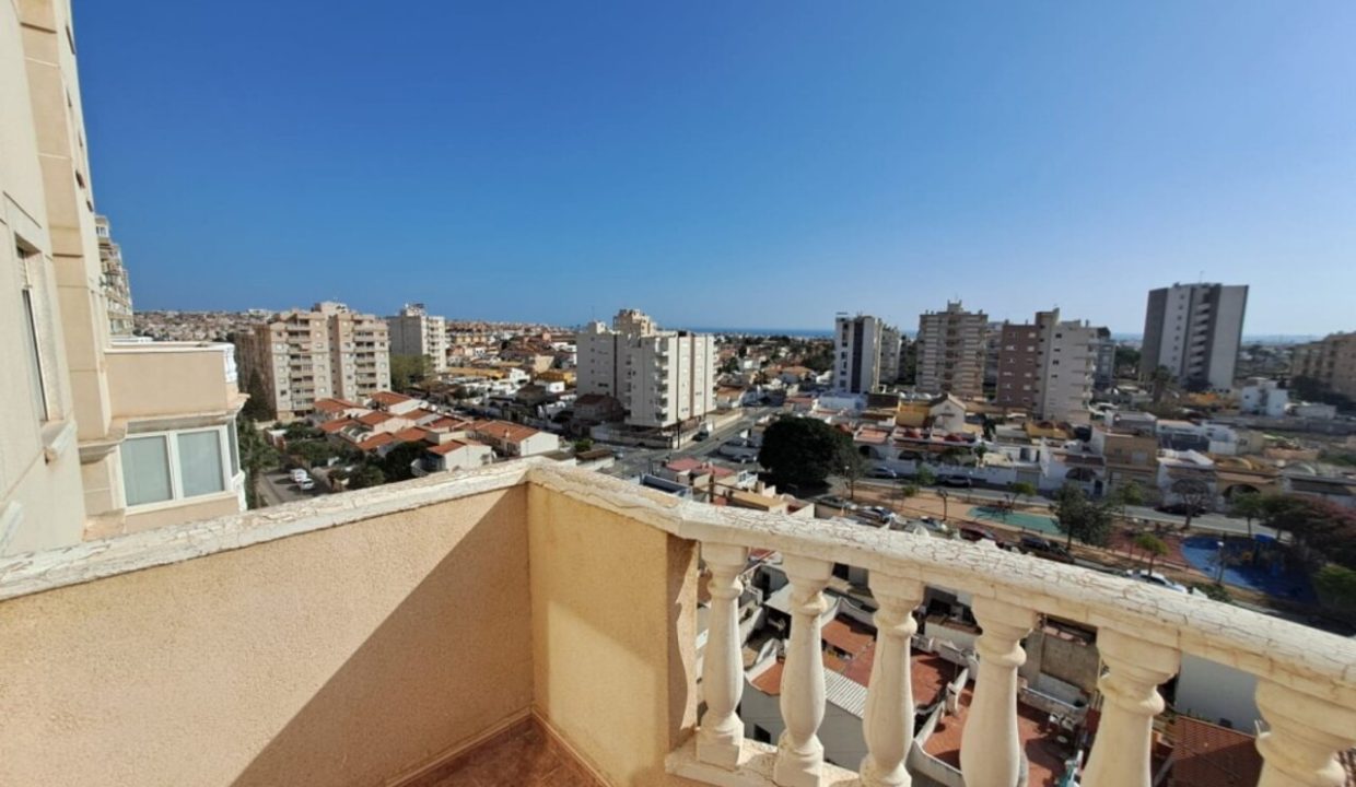 14521-apartment-for-sale-in-torrevieja-42250976-large