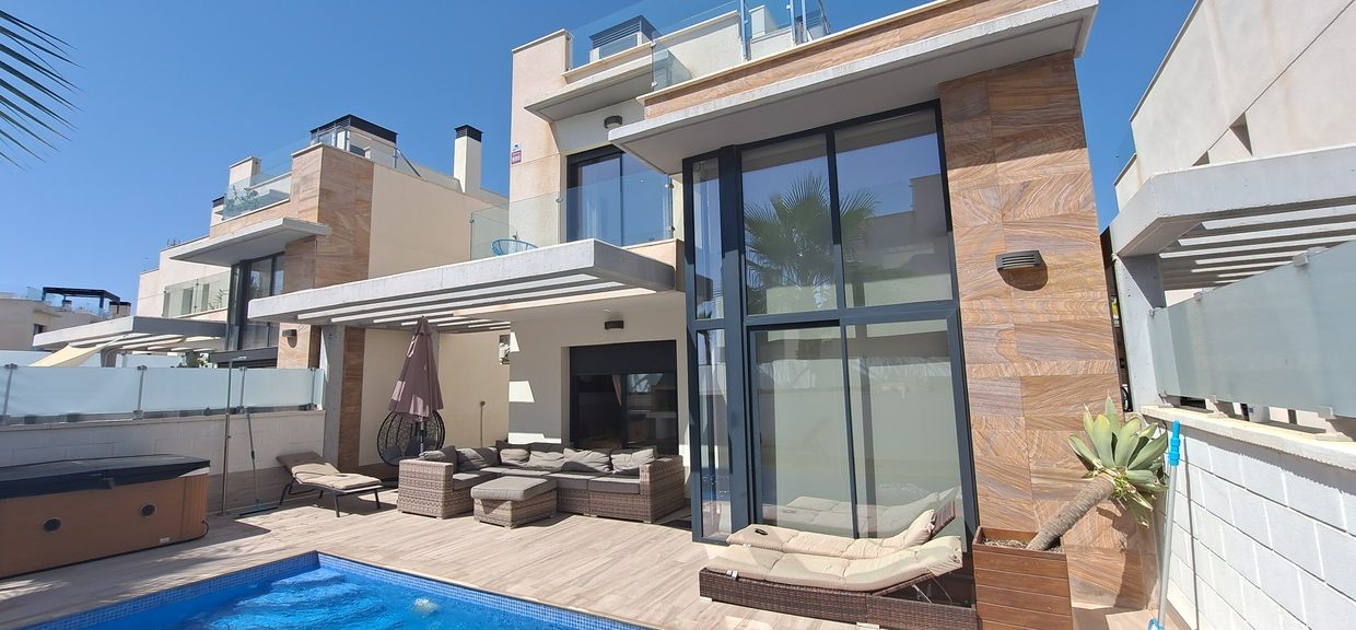 79207-villa-for-sale-in-lomas-de-cabo-roig-18983347-large