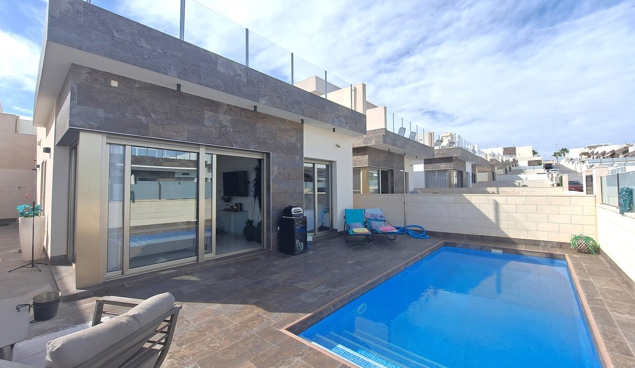 81431-villa-for-sale-in-villamartin-orihuela-costa-19720993-large