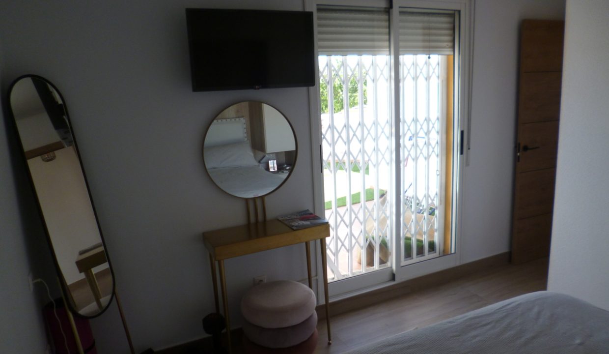 3657-villa-for-sale-in-pilar-de-la-horadada-2038431-large