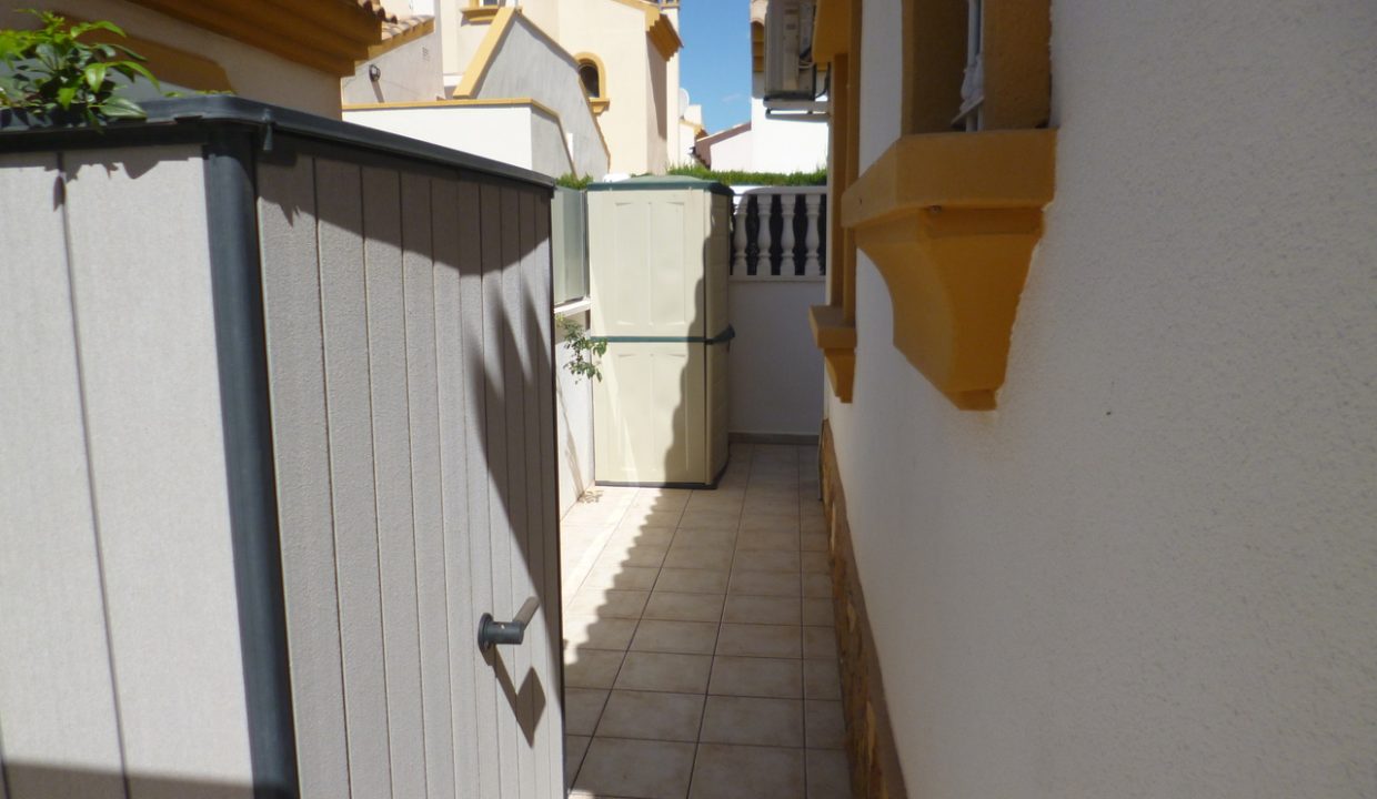 3657-villa-for-sale-in-pilar-de-la-horadada-2038449-large