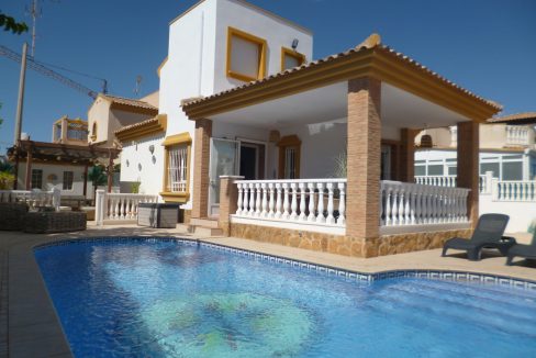 3657-villa-for-sale-in-pilar-de-la-horadada-2038454-large