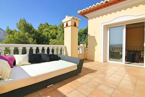 villa-in-javea-15-large